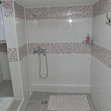 Golden House * Čačak