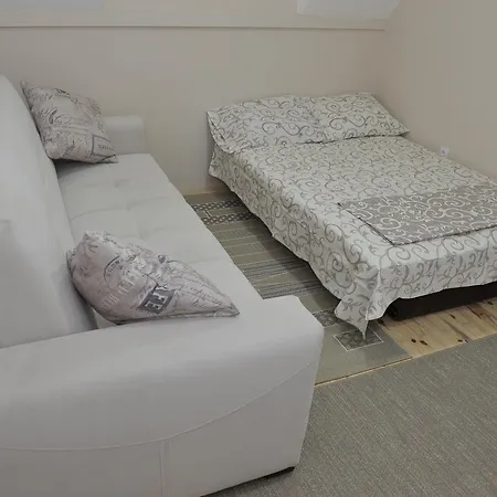 Golden House Čačak