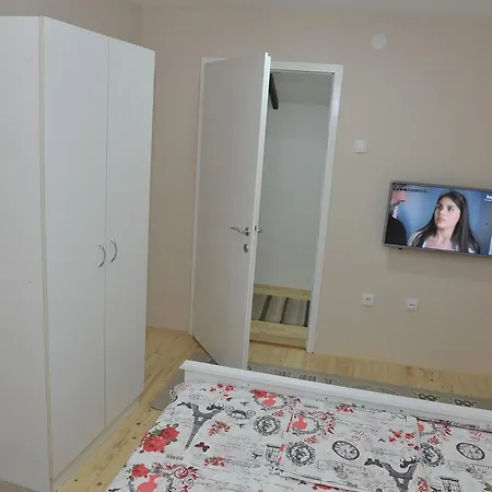 Golden House * Čačak