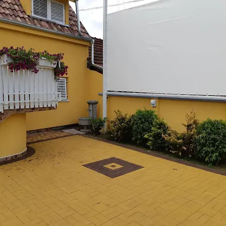 Golden House Apartamento